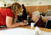 Top Seniorenwohngemeinschaften, die Wellness und aktives Altern priorisieren