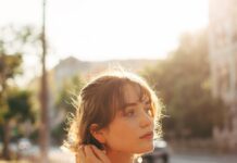 Прерывая Повторяющийся Круг: Как Остановить Навязчивые Мысли и Вернуть Контроль над Разумом