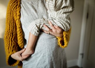 Microplásticos associados ao risco de aborto: nova pesquisa revela contaminação placentária