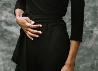 Wechseljahre und Verdauungsbeschwerden: Warum Frauen über 50 schlimmer unter Blähungen leiden