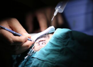 Elektronische netvliezen herstellen gedeeltelijk zicht: een doorbraak voor patiënten met maculaire degeneratie