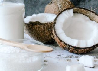 Lo zucchero di cocco è keto-friendly? Un tuffo nel dolcificante
