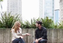 Decodificando dicas não-verbais: um guia para compreender a linguagem corporal