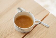 Бульйон із кісток проти кави: чи варто перемикатися?