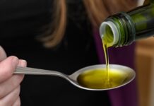 Щоденна ложка: вивчення користі вживання оливкової олії у чистому вигляді